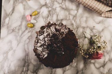 Masada lezzetli bir pasta var.