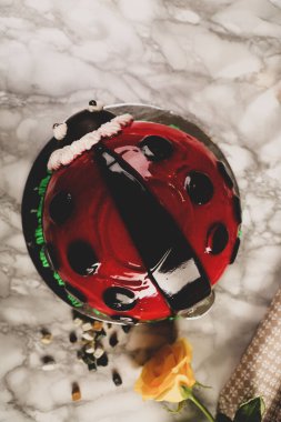 Masada lezzetli bir pasta var.