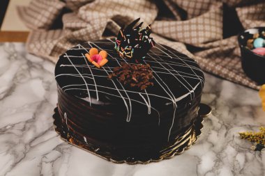 Masada lezzetli bir pasta var.