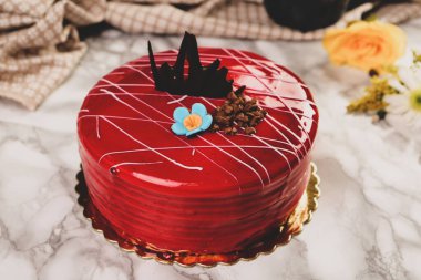 Masada lezzetli bir pasta var.