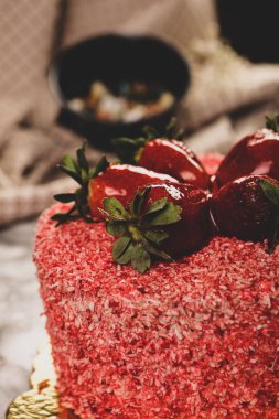 Masada lezzetli bir pasta var.