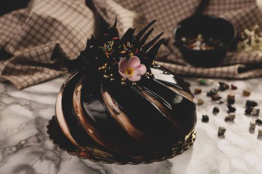 Masada lezzetli bir pasta var.