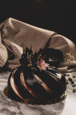 Masada lezzetli bir pasta var.