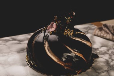 Masada lezzetli bir pasta var.