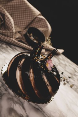 Masada lezzetli bir pasta var.