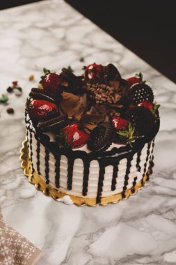 Masada lezzetli bir pasta var.