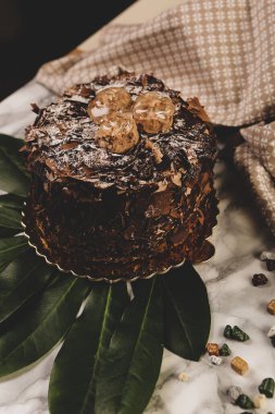 Masada lezzetli bir pasta var.