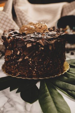 Masada lezzetli bir pasta var.