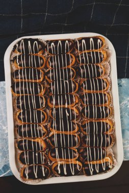 Masada lezzetli bir pasta var.