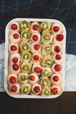 Masada lezzetli bir pasta var.