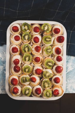 Masada lezzetli bir pasta var.