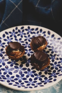 Masada lezzetli bir pasta var.