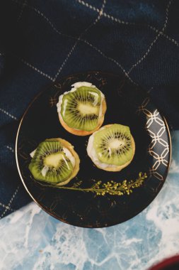 Masada lezzetli bir pasta var.