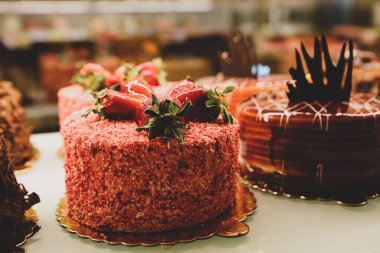 Masada lezzetli bir pasta var.