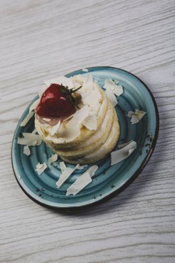 Masada lezzetli bir pasta var.