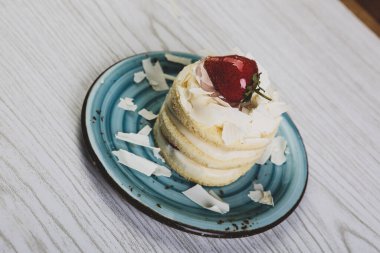 Masada lezzetli bir pasta var.