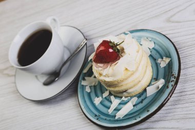 Masada lezzetli bir pasta var.