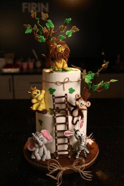 Masada lezzetli bir pasta var.