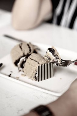 Masada lezzetli bir pasta var.