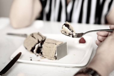 Masada lezzetli bir pasta var.