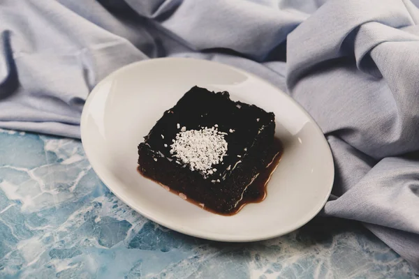 Masada lezzetli bir pasta var.