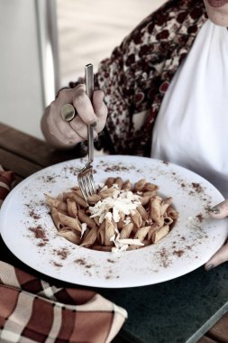 Lezzetli soslu lezzetli klasik İtalyan makarnası..