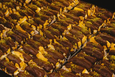 Masada lezzetli bir pasta var.