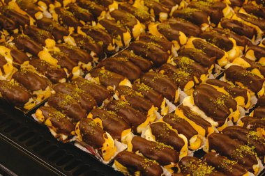 Masada lezzetli bir pasta var.