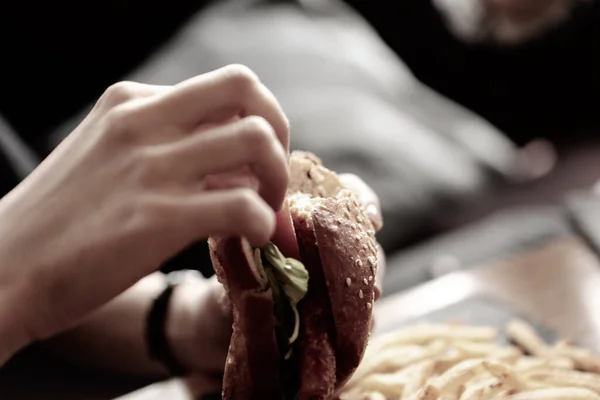 Taze Sebzeli Yapımı Hamburger — Stok fotoğraf