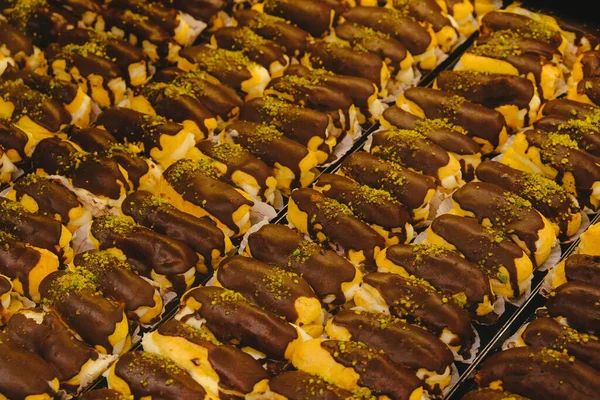 Masada lezzetli bir pasta var.