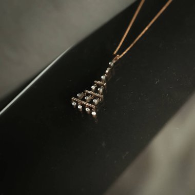 Elmas Mücevherler ve Moda Mücevherleri