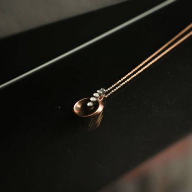 Elmas Mücevherler ve Moda Mücevherleri