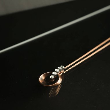 Elmas Mücevherler ve Moda Mücevherleri