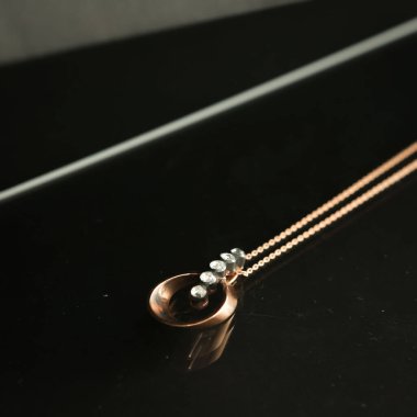 Elmas Mücevherler ve Moda Mücevherleri