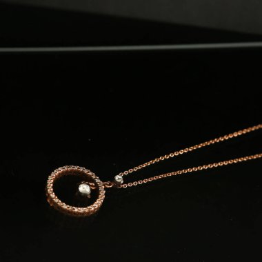 Elmas Mücevherler ve Moda Mücevherleri