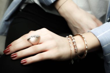 Elmas Mücevherler ve Moda Mücevherleri