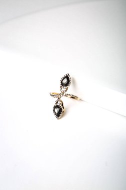 Elmas Mücevherler ve Moda Mücevherleri