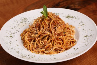 Lezzetli soslu lezzetli klasik İtalyan makarnası..