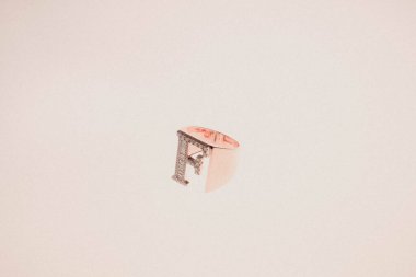 Elmas Mücevherler ve Moda Mücevherleri