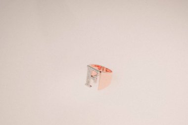 Elmas Mücevherler ve Moda Mücevherleri