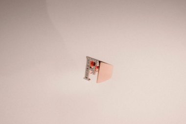 Elmas Mücevherler ve Moda Mücevherleri