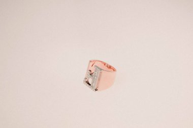 Elmas Mücevherler ve Moda Mücevherleri