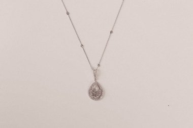 Elmas Mücevherler ve Moda Mücevherleri