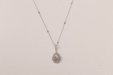 Elmas Mücevherler ve Moda Mücevherleri