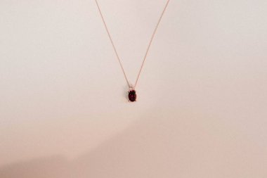 Elmas Mücevherler ve Moda Mücevherleri