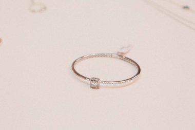 Elmas Mücevherler ve Moda Mücevherleri