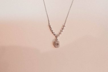 Elmas Mücevherler ve Moda Mücevherleri