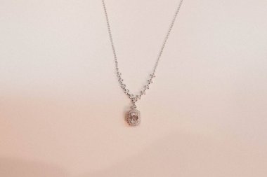 Elmas Mücevherler ve Moda Mücevherleri