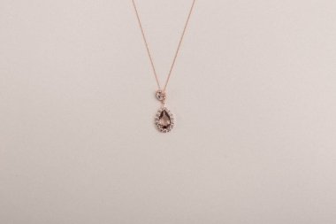 Elmas Mücevherler ve Moda Mücevherleri