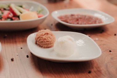 Geleneksel Türk ve Yunan yemek meze masası